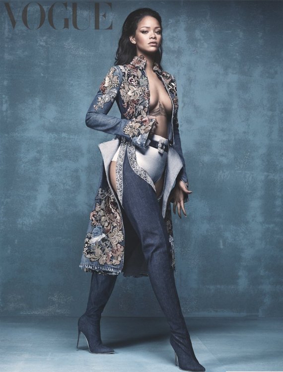 Смело и элегантно: Рианна снялась для британского Vogue